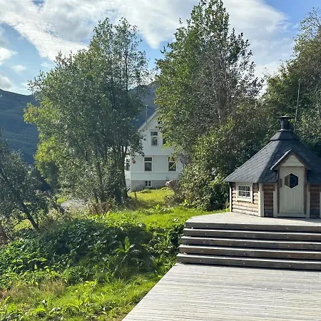 Lyngen Blue House Lyngseidet