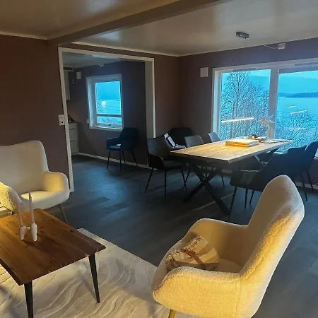 Lyngen Blue House Lyngseidet