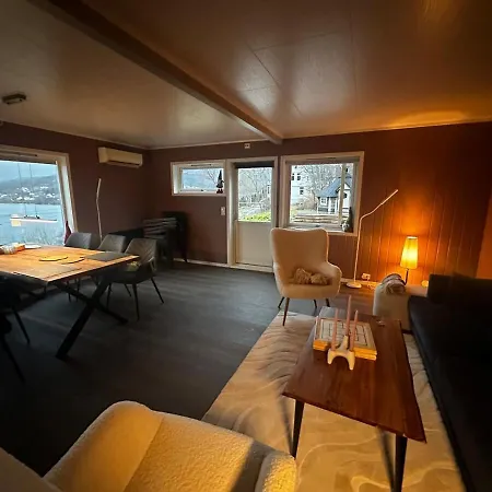 Dom wakacyjny Lyngen Blue House *