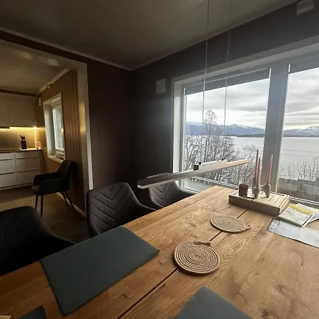 Lyngen Blue House Lyngseidet