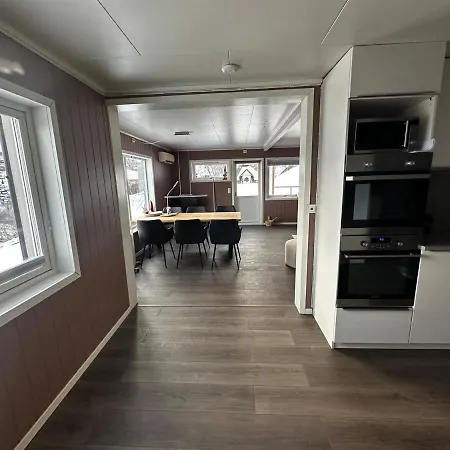 Lyngen Blue House * Lyngseidet