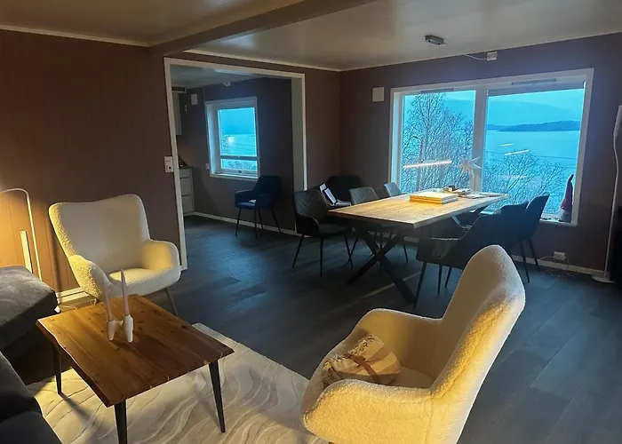 Lyngen Blue House Lyngseidet