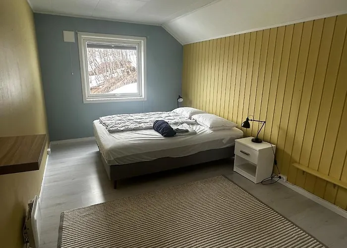 Lyngen Blue House *