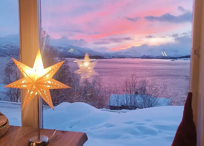 Feriehus Lyngen Blue House *